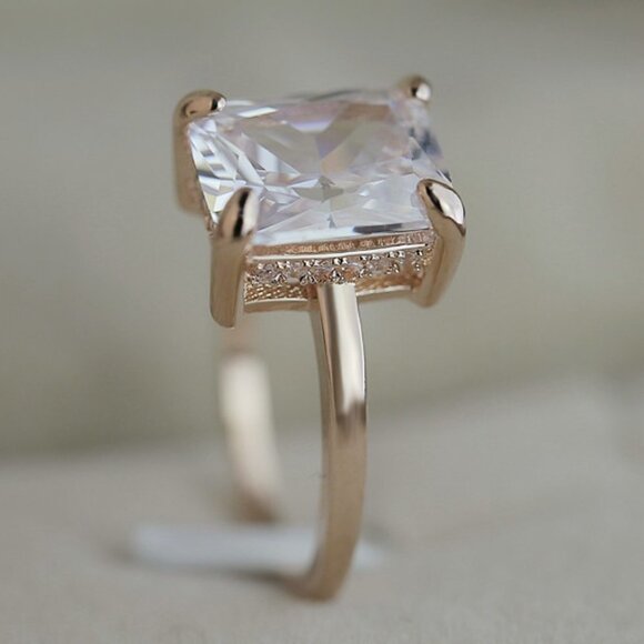 💞 Super Design Radiant Cut Clear Gemstone Gold Dainty Ring for Women,VIP389 - Picture 1 of 4